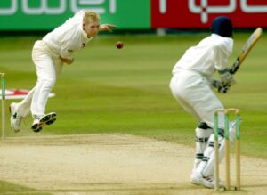 How does swing Bowling works in Cricket 